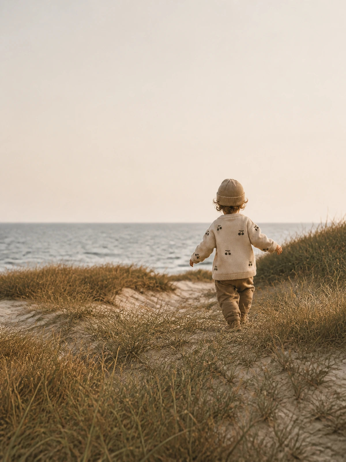 Ajk Ateliers familieunivers ved havet